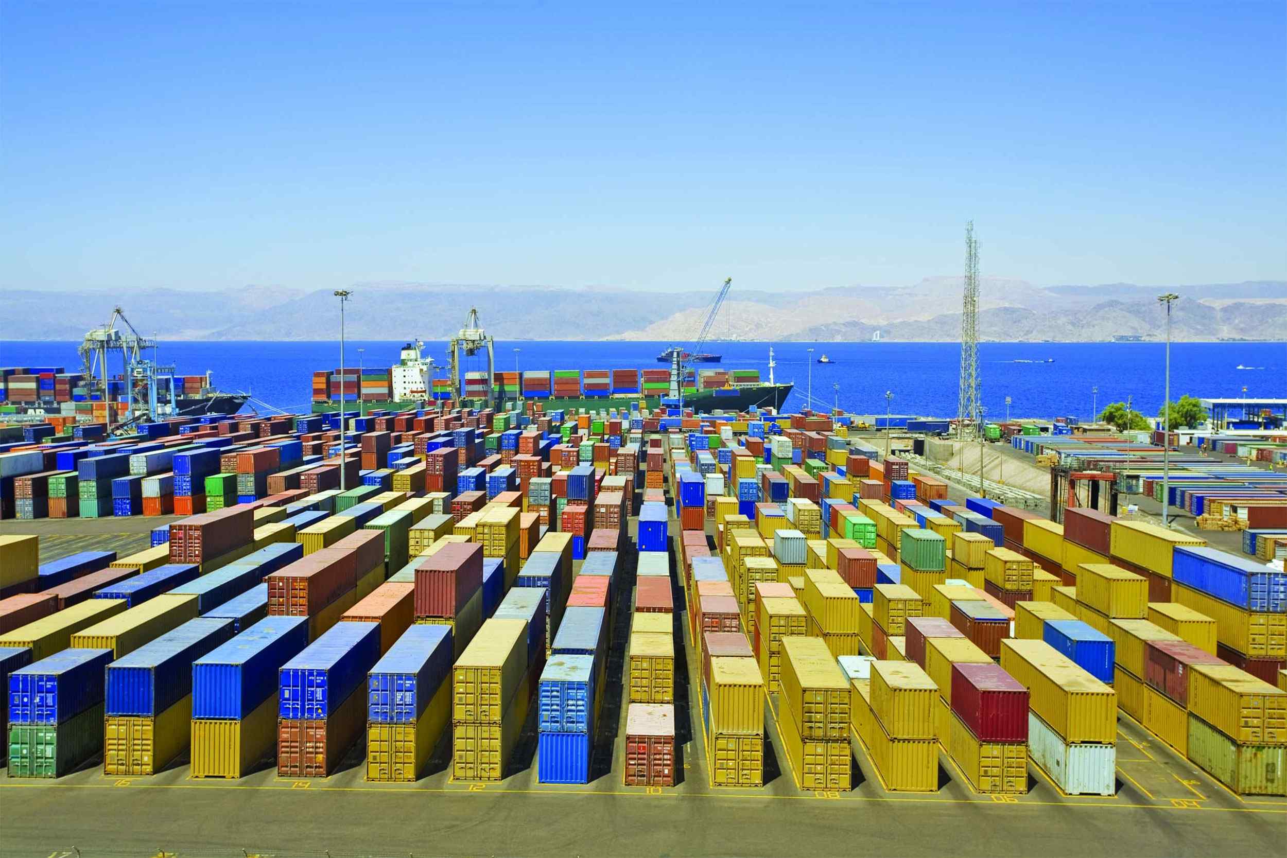 http://www.logisticalecroissant.it/wp-content/uploads/2015/09/Harbor-warehouse.jpg